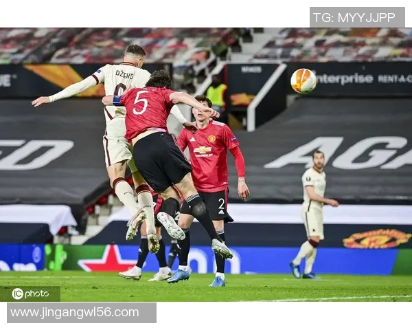 欧联杯曼联大胜里昂五球狂潮乌龙球引发全场热烈反响与转会传闻