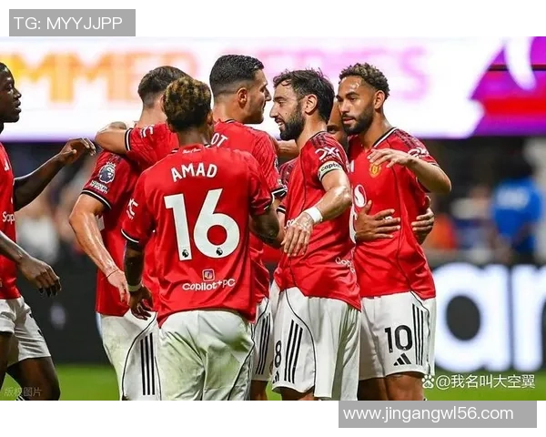 英超激战：AC米兰与曼联鏖战90分钟终成平局引发全场热议